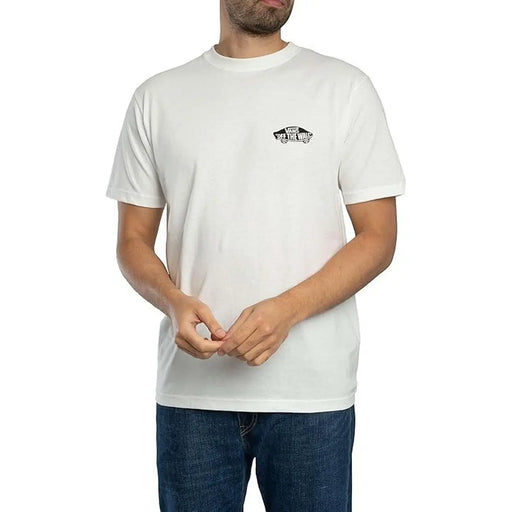 Weißes Vans Herren-T-Shirt aus Baumwolle mit Rundhalsausschnitt, schwarzem Logo auf der linken Brust und kurzen Ärmeln.