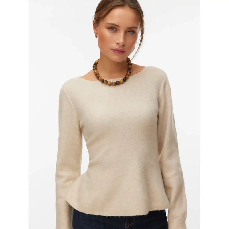 Vero Moda Damen-Strickpullover aus Polyester in Rosa mit Rundhalsausschnitt, beigefarbenen langen Ärmeln, Schößchensaum und strukturiertem Strickmuster.