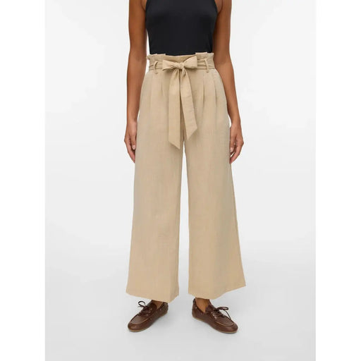 Beigefarbene, hochgeschnittene, weite Hose mit Bindegürtel zum Hineinschlüpfen aus Viskosemischung von Vero Moda Frauen