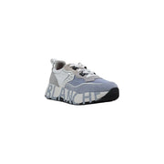 Grauer Wildleder-Sneaker von Voile Blanche für Damen mit markantem Blanche-Schriftzug auf der Sohle.