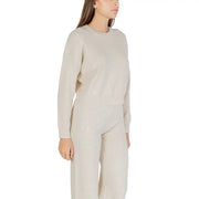 Cremefarbener, gerippter Strickpullover für Damen mit langen Ärmeln und rundem Halsausschnitt