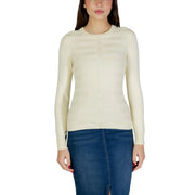 Cremefarbener, langärmeliger Viskose-Strickpullover top mit gerippter Textur und horizontalen Paneeldetails im Brustbereich